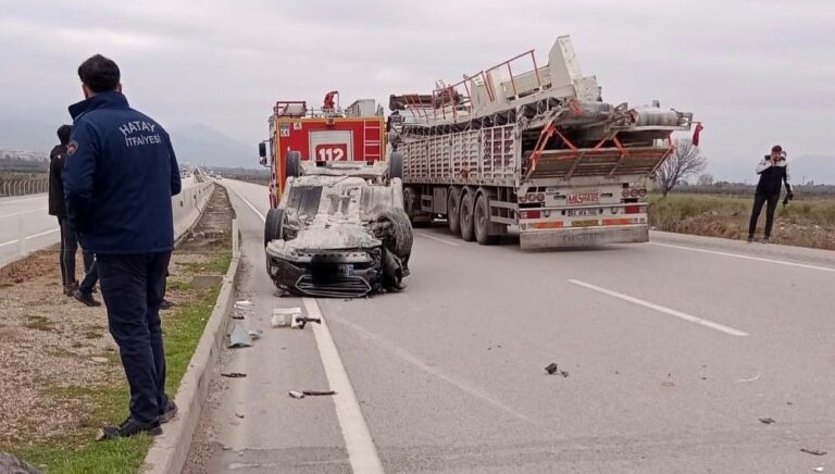 hassada-trafik-kazasi-2-yarali-rNVyaYlM.jpg